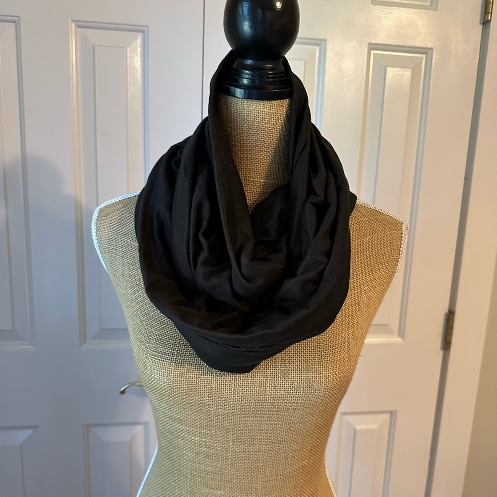 NWT Beyond Yoga Scarf